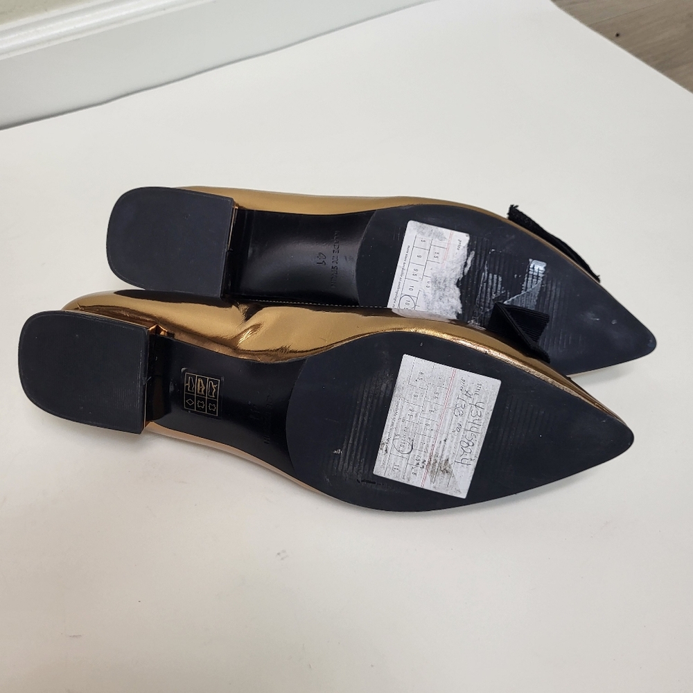ANTHROPOLOGY Elysess Flats Womens 10.5 Gold Black Bow Patent Pointed Toe - Picture 6 of 12